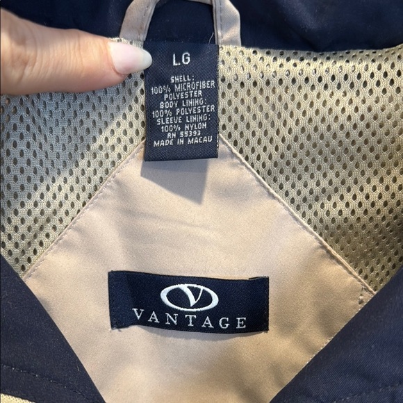 Resorts Atlantic City Tan and Blue Windbreaker with Dark Collar and Relaxed Fit - Picture 3 of 4